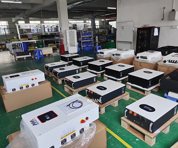 Некоторые настенные аккумуляторы в производстве и расширенные производственные линии 